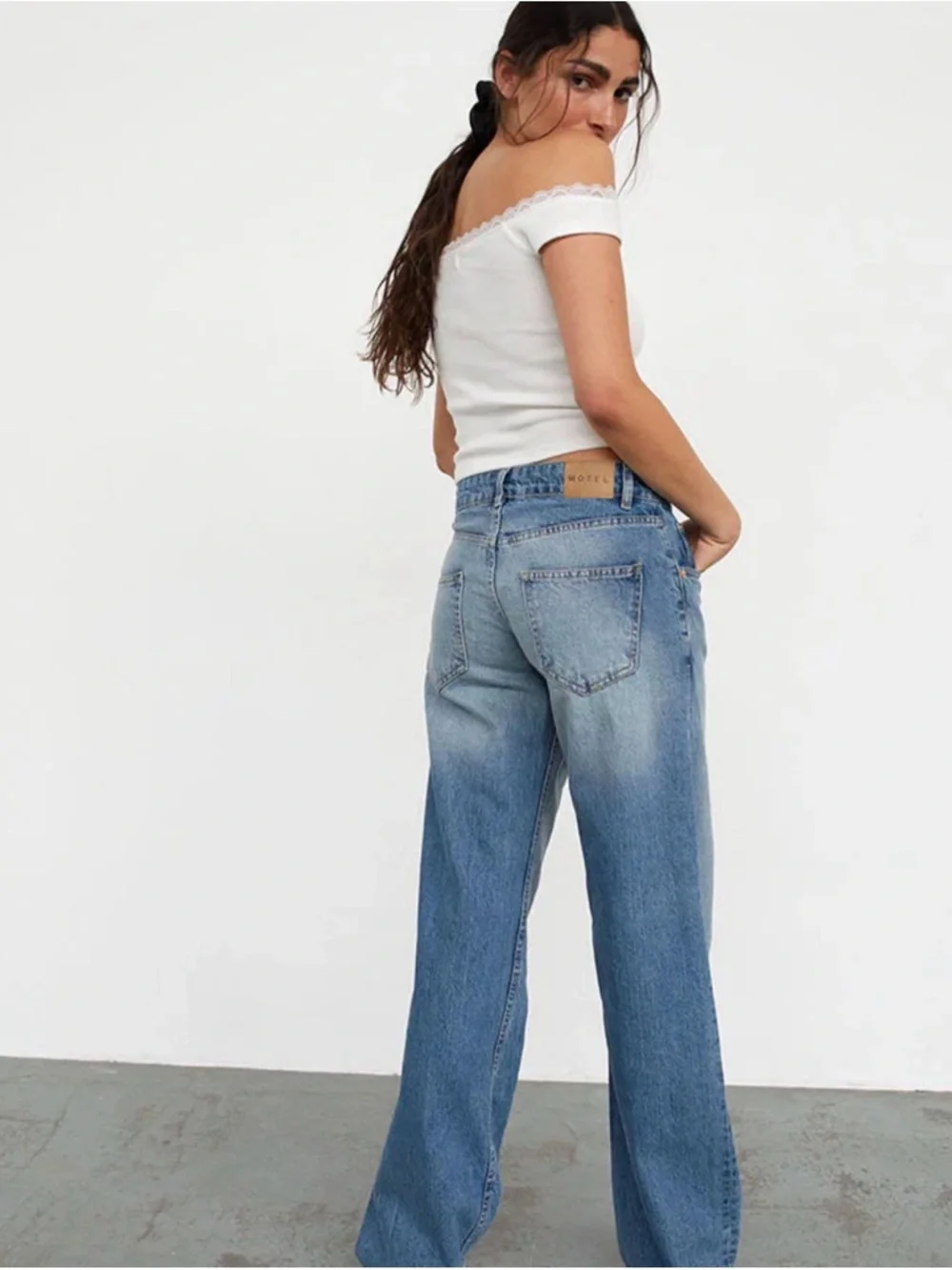 Motel Rocks Low Rise Parallel Jeans in Powder Blue - Picture 4 of 10